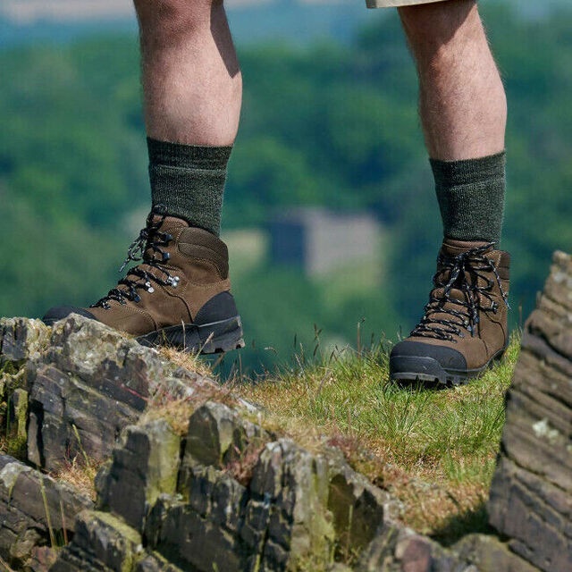 HJ-HALL PROTREK ALL TERRAIN PERFORMANCE MOUNTAIN SOCKS 13/15 UK