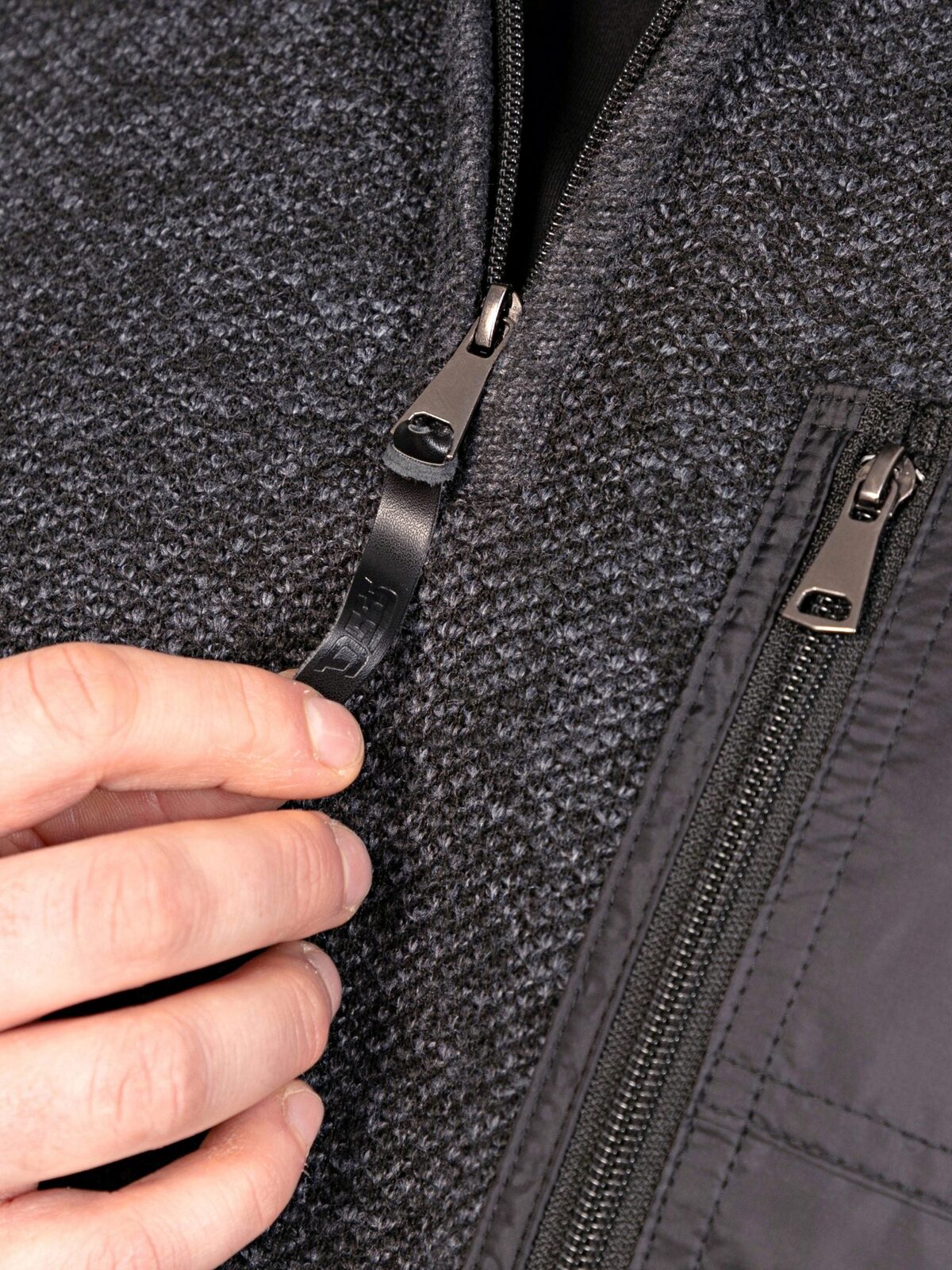 D555 Quarter Zip Bonded Check Sweater RONALD CHARCOAL 802007